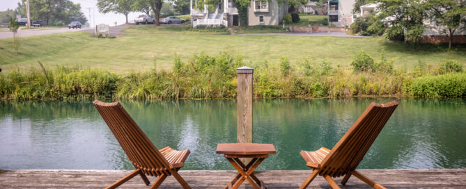 By the Side of the Road Inn & Cottages