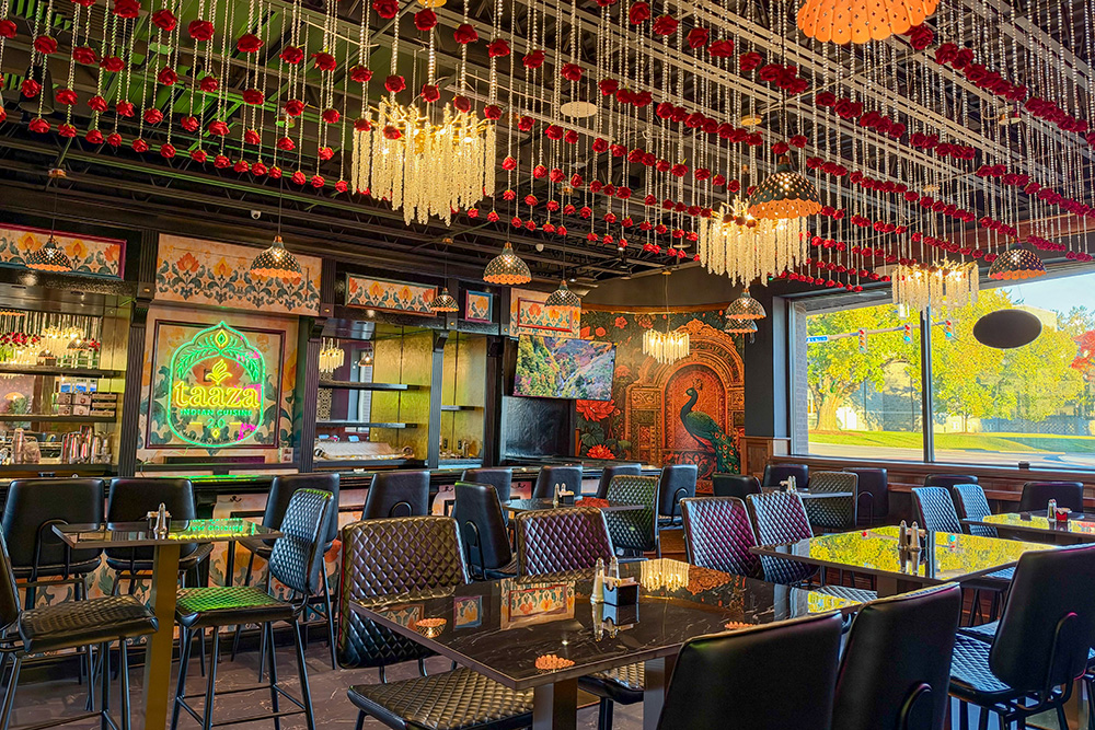 Indoor seating at Taaza 2.0